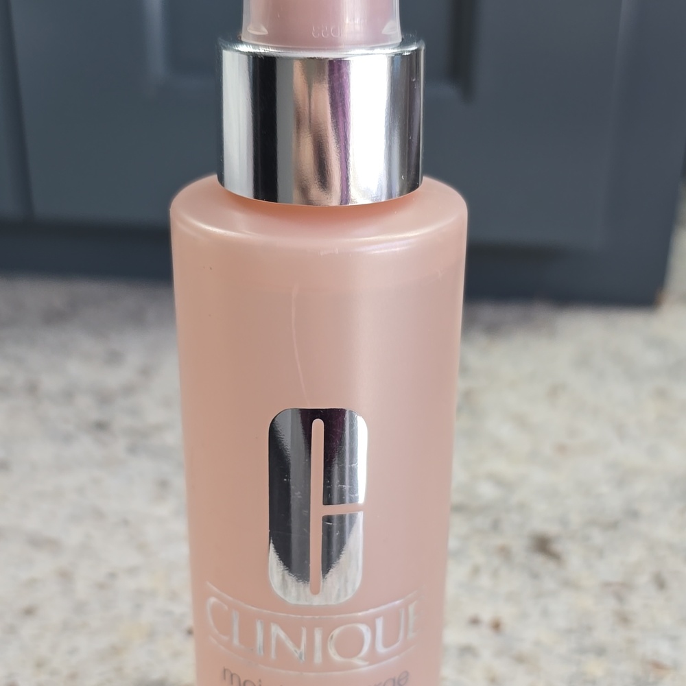 Clinique Moisture Surge Face Spray 4.2oz - Picture 4 of 4
